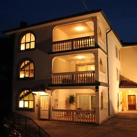 Apartment Family Anna °4 In The Centre Of Krk Krk Town
