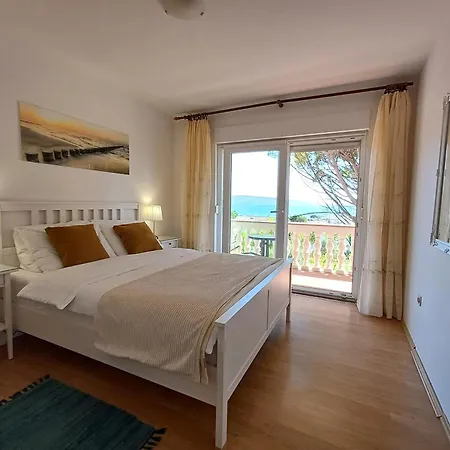 Apartment Family Anna °4 In The Centre Of Krk