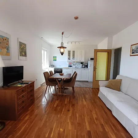 Apartment Family Anna °4 In The Centre Of Krk